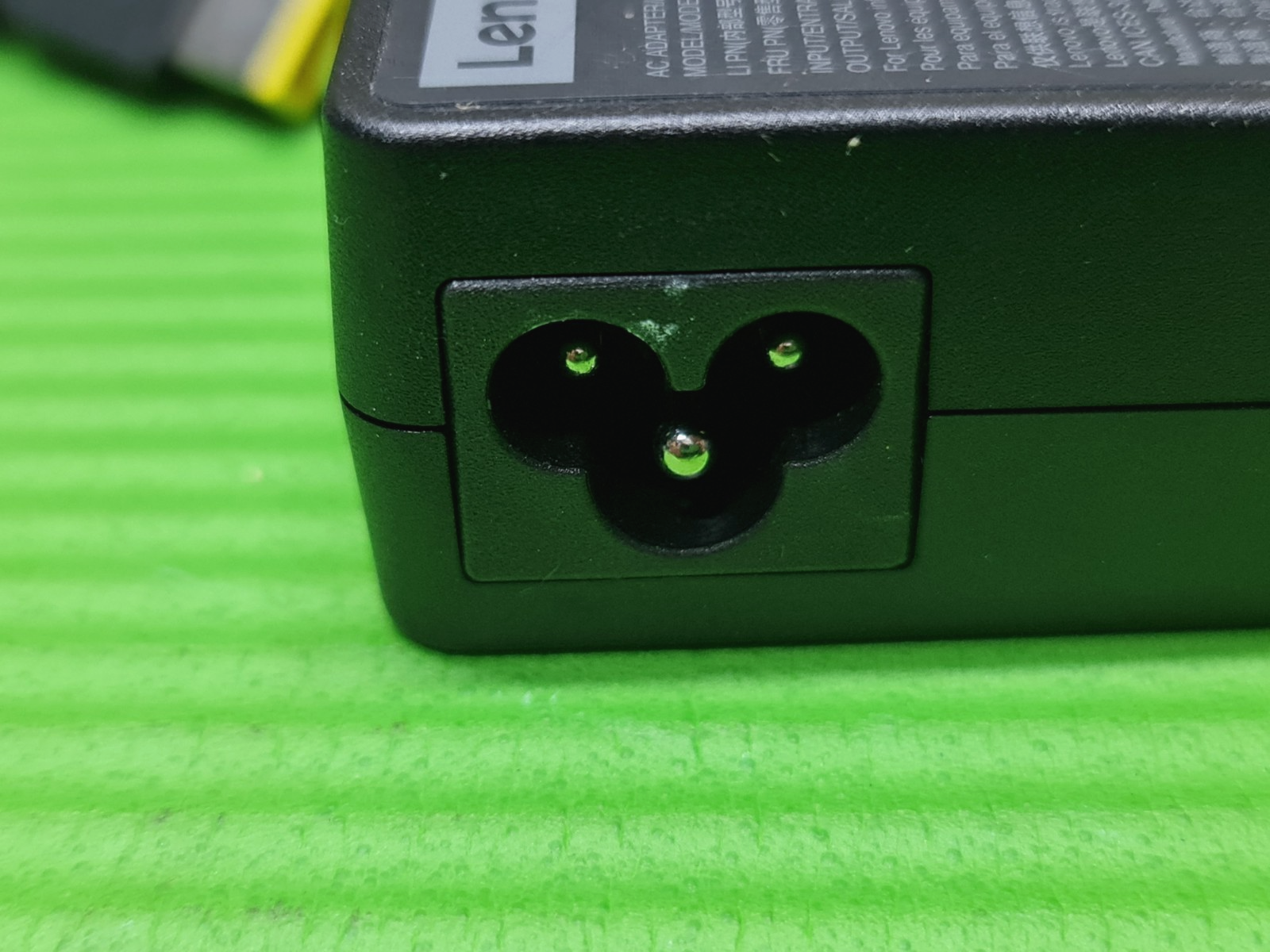 ORIGINAL GENUINE AC POWER SUPPLY CHARGER ADAPTER USB PIN 20V 4.5A 90W FOR LENOVO - Image 3