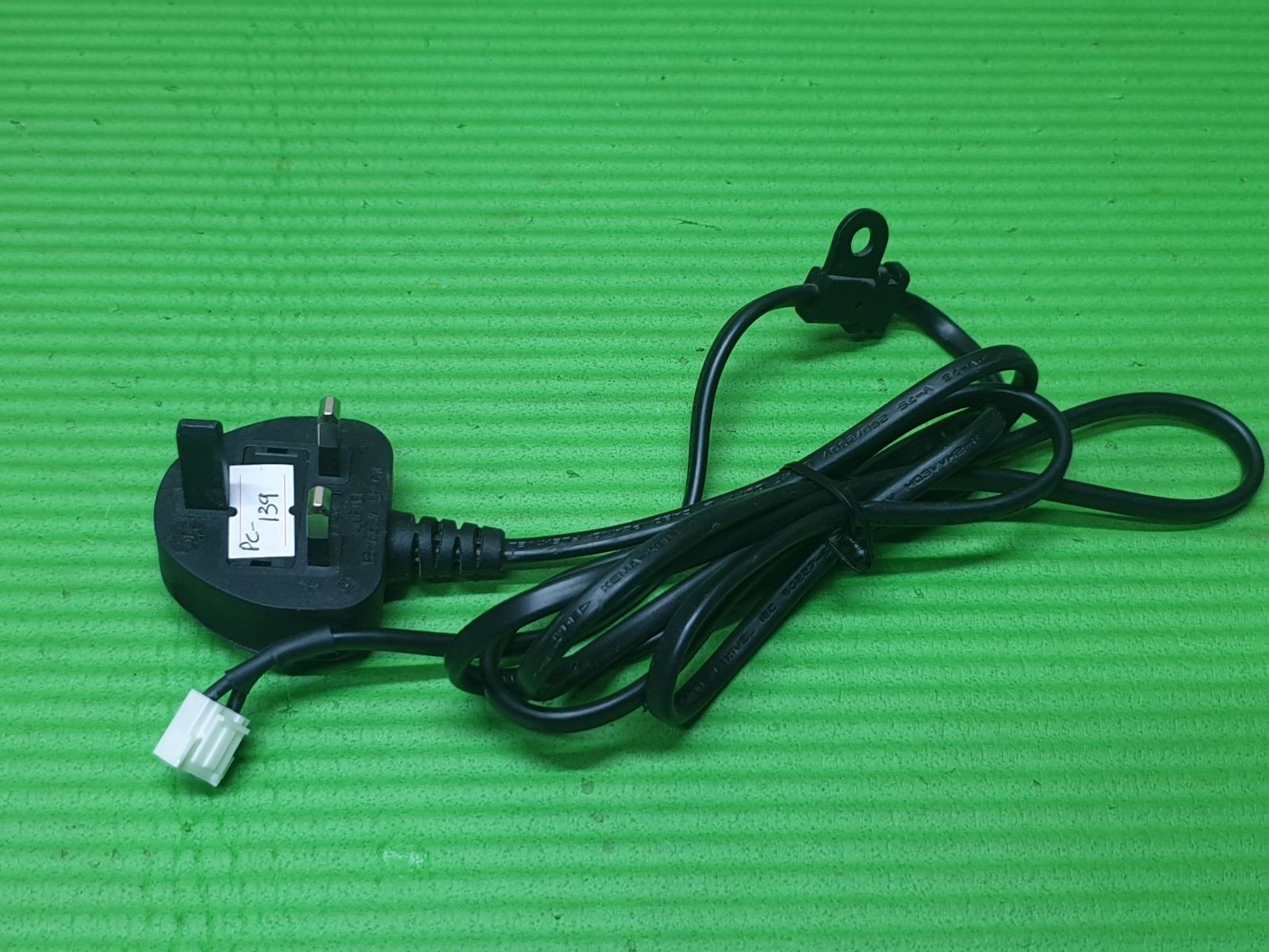 UK 3 PIN AC POWER CABLE CORD LEAD FOR TOSHIBA 50L4353D 40L6353D LED TV 17CM