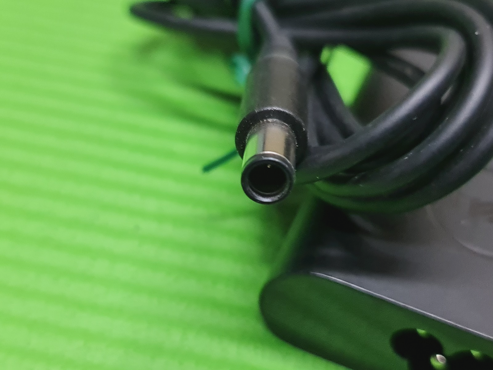 ORIGINAL GENUINE AC POWER SUPPLY CHARGER ADAPTER ROUND PIN DELL 65W 19.5V 3.34A - Image 4