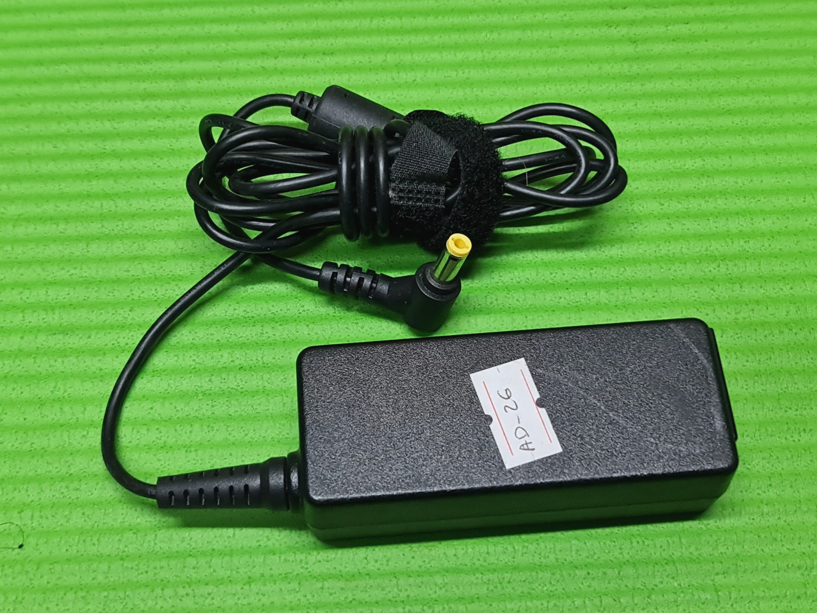 ORIGINAL GENUINE AC POWER SUPPLY CHARGER ADAPTER ROUND PIN 20V 2A 40W LENOVO