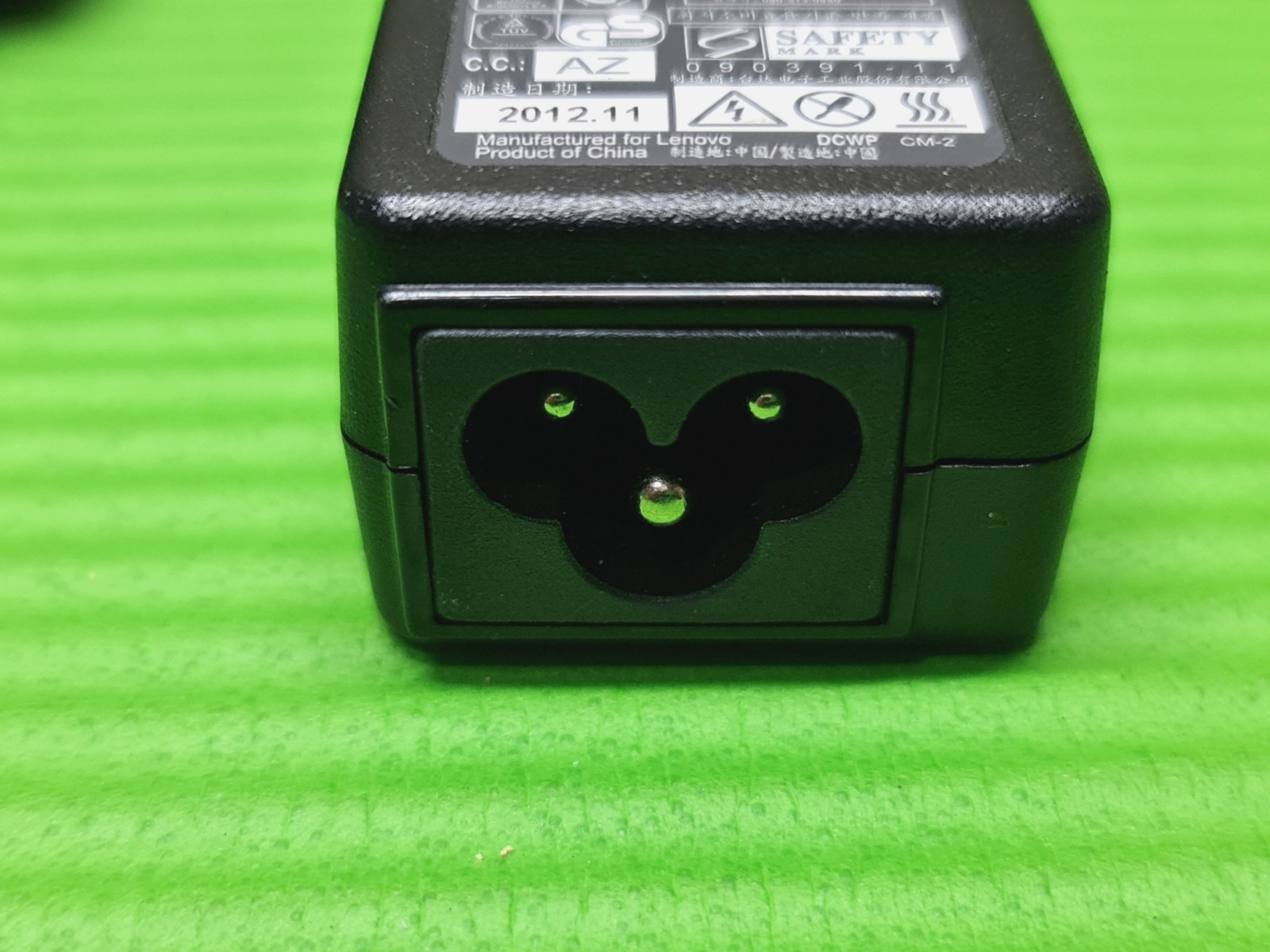 ORIGINAL GENUINE AC POWER SUPPLY CHARGER ADAPTER ROUND PIN 20V 2A 40W LENOVO - Image 4