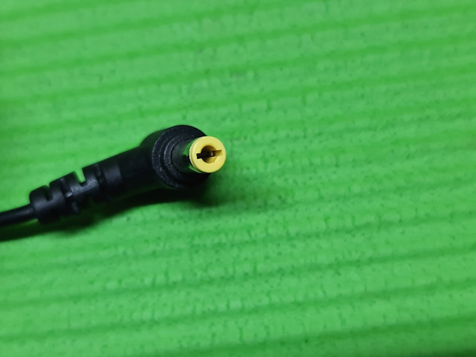 ORIGINAL GENUINE AC POWER SUPPLY CHARGER ADAPTER ROUND PIN 20V 2A 40W LENOVO - Image 5
