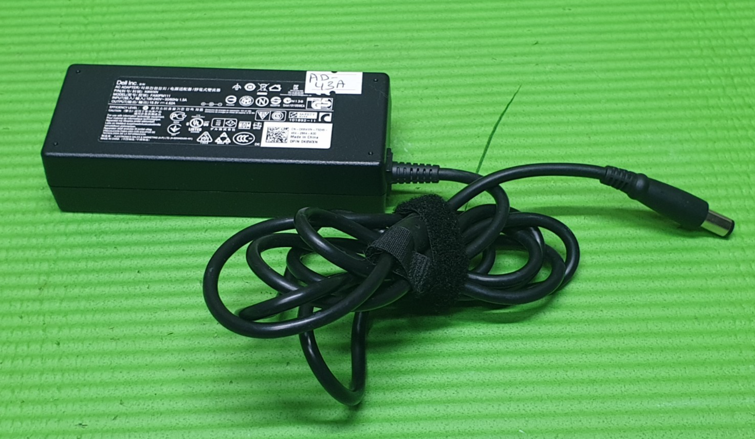 ORIGINAL GENUINE AC POWER SUPPLY CHARGER ADAPTER ROUND PIN 19.5V 4.62A 90W DELLs