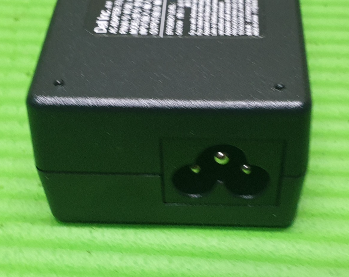 ORIGINAL GENUINE AC POWER SUPPLY CHARGER ADAPTER ROUND PIN 19.5V 4.62A 90W DELLs - Image 4