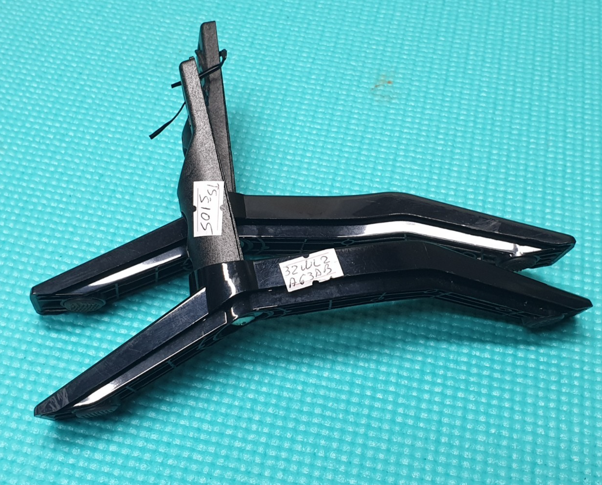 TABLETOP STAND BASE LEGS JTC0132005B JT0132005B/01 JTC132006 32WL2A63DB TV - Image 4