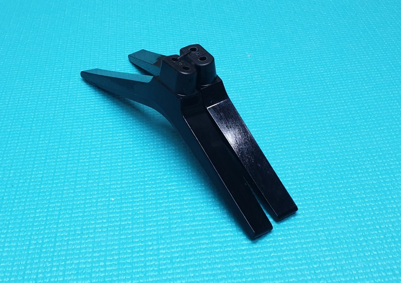 TABLETOP STAND BASE FEET LEGS HISENSE H55A6200UK H55A6500UK H55AE6100UK LED TV - Image 2